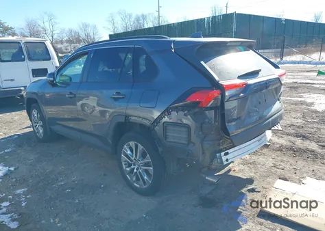 2019 Toyota Rav4 Xle Premium z USA, uszkodzony, nr VIN 2T3A1RFV8KC053635